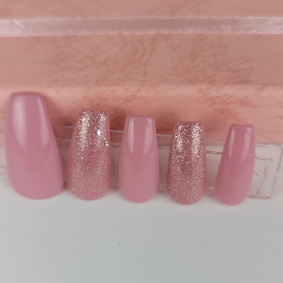 Glamour Nails (Press-on Nails) - Picture 2 of 8